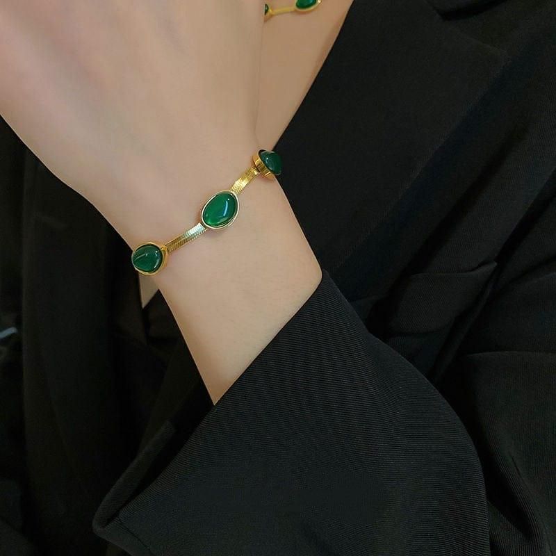 Minimal Luxe Green Stone Necklace – Elegant Everyday Jewelry | Homenstuffs