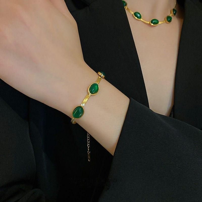 Minimal Luxe Green Stone Necklace – Elegant Everyday Jewelry | Homenstuffs